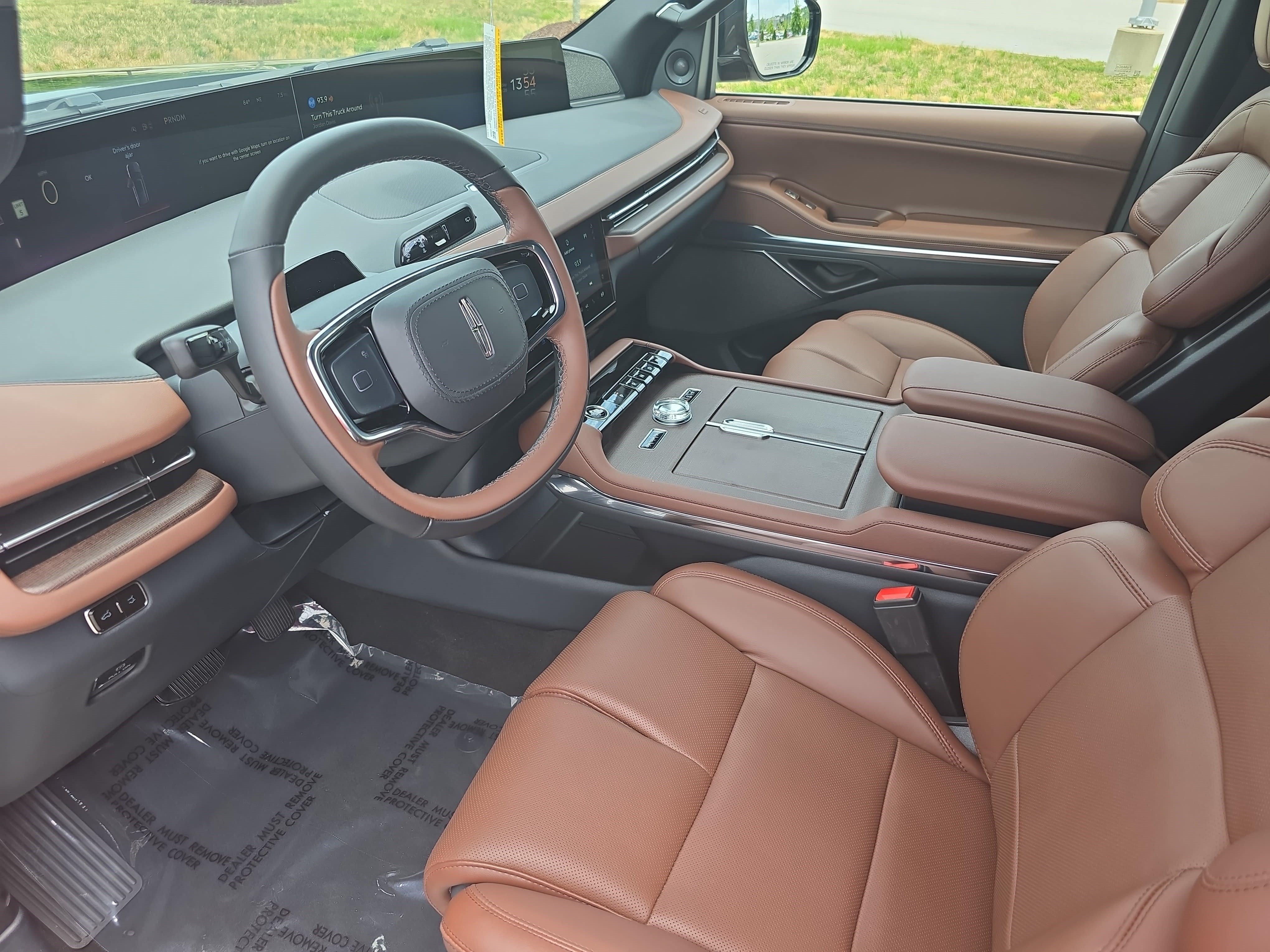 New 2026 Lincoln Navigator L Reserve AWD/4WD image 16