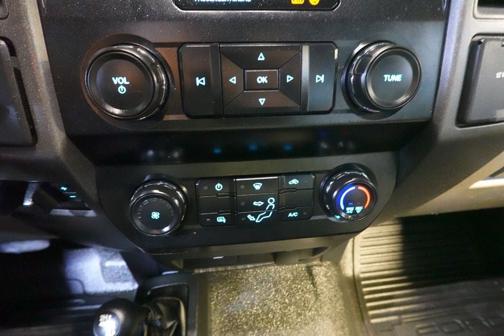 Used 2019 Ford F550 4x4 Regular Cab Super Duty image 21