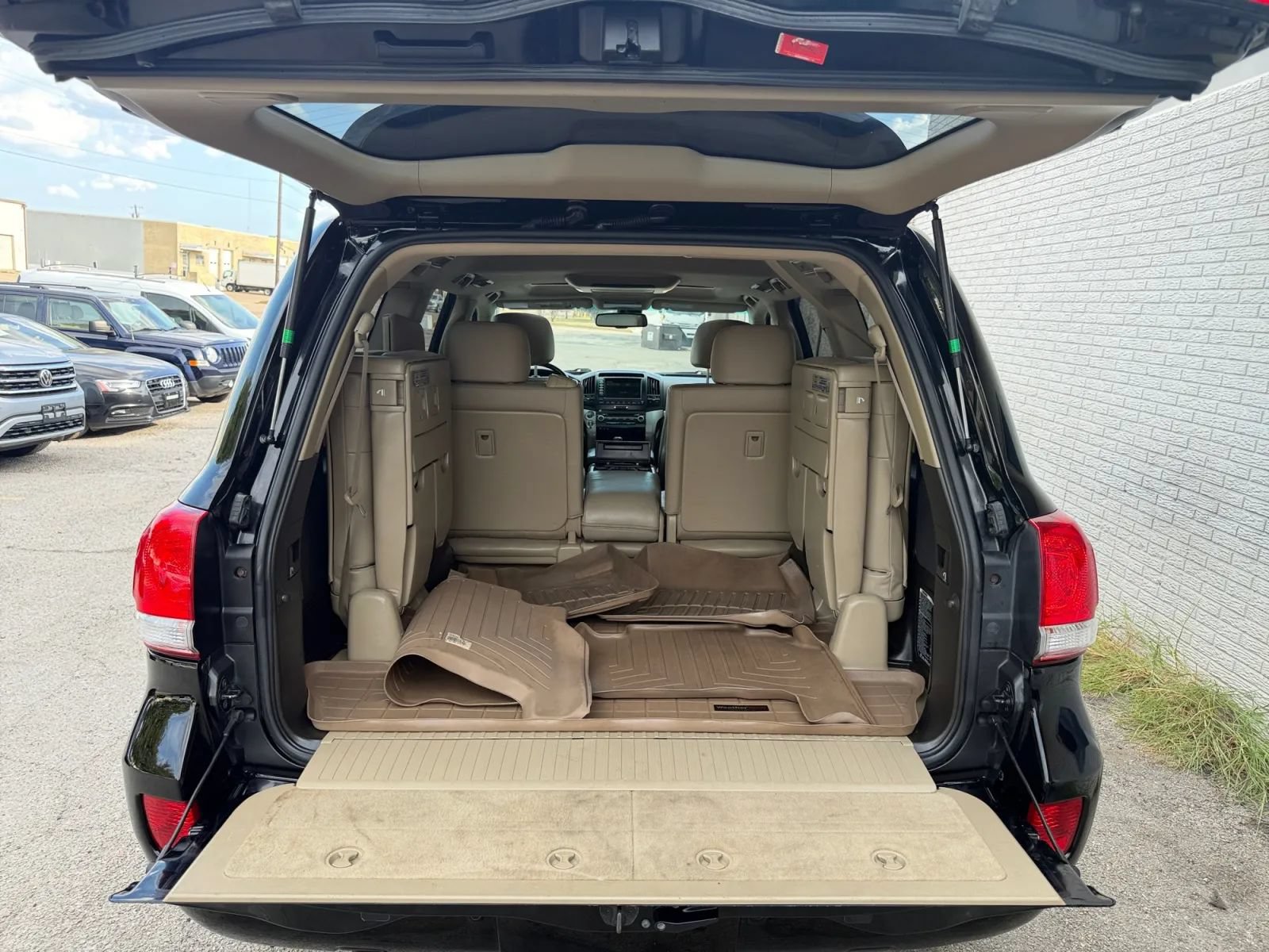 Used 2011 Toyota Land Cruiser AWD/4WD image 18
