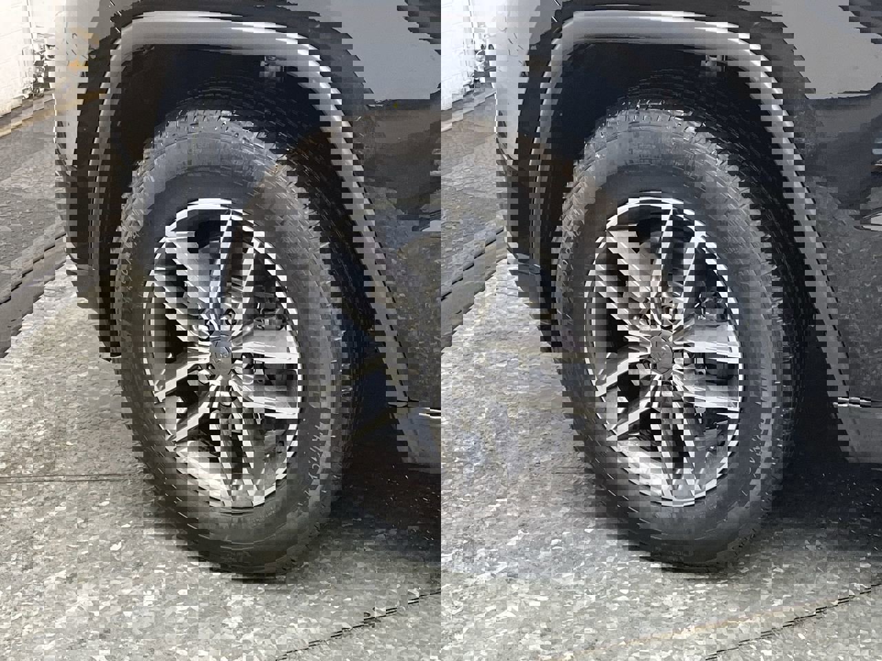 Used 2019 Jeep Grand Cherokee Limited w/ Trailer Tow Group IV image 33