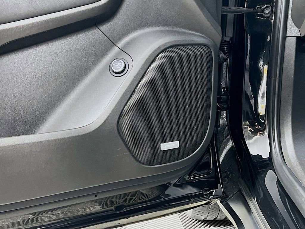 Used 2023 GMC Acadia SLT w/ Technology Package image 19