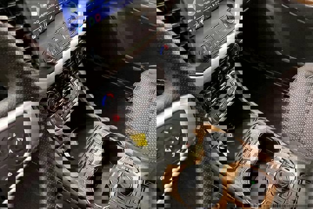 Used 2023 GMC Acadia SLE w/ Driver Convenience Package image 15