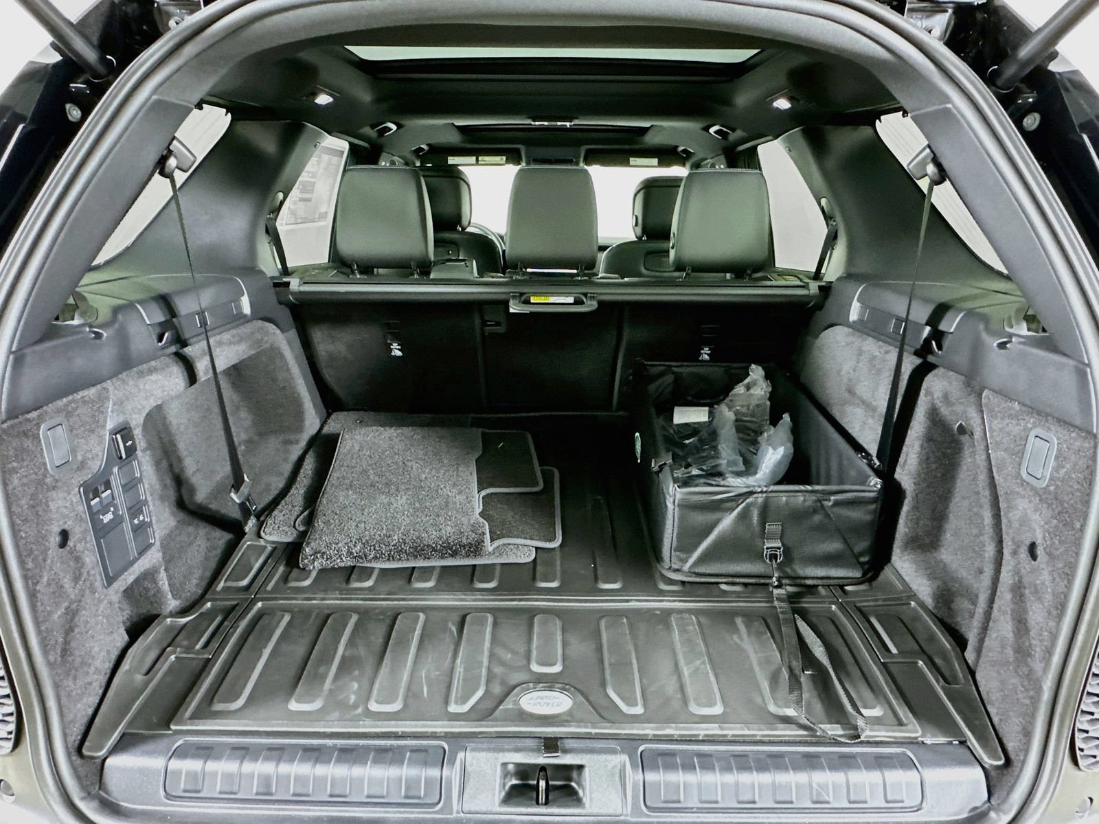 New 2026 Land Rover Discovery S AWD/4WD image 38