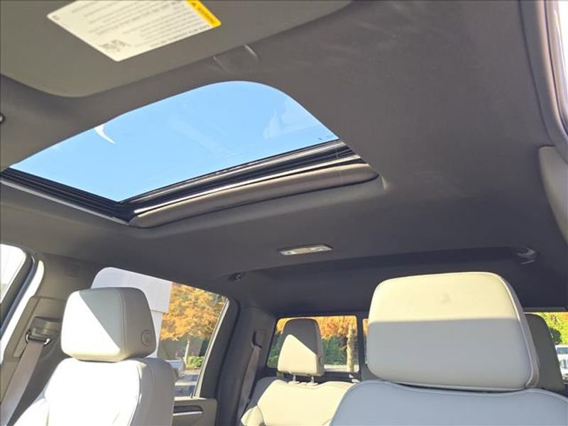 New 2026 GMC Sierra 2500 SLT w/ SLT Premium Package image 10