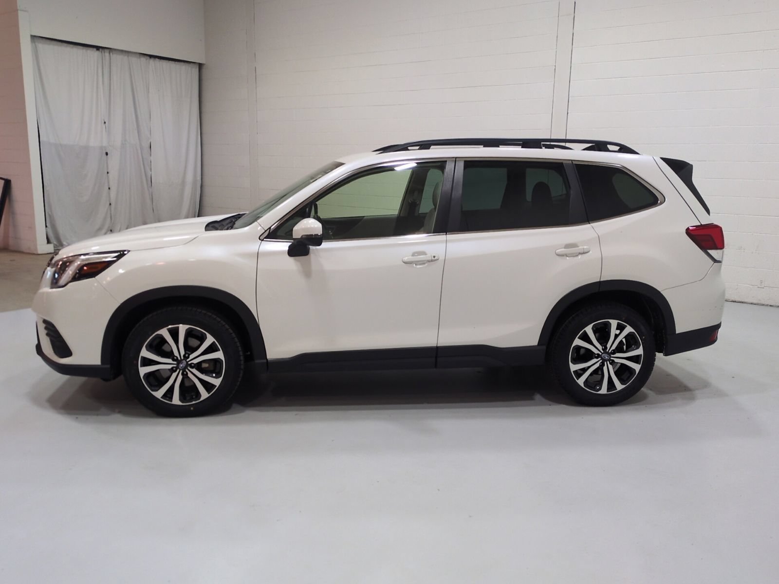 Certified 2024 Subaru Forester Limited AWD/4WD image 6