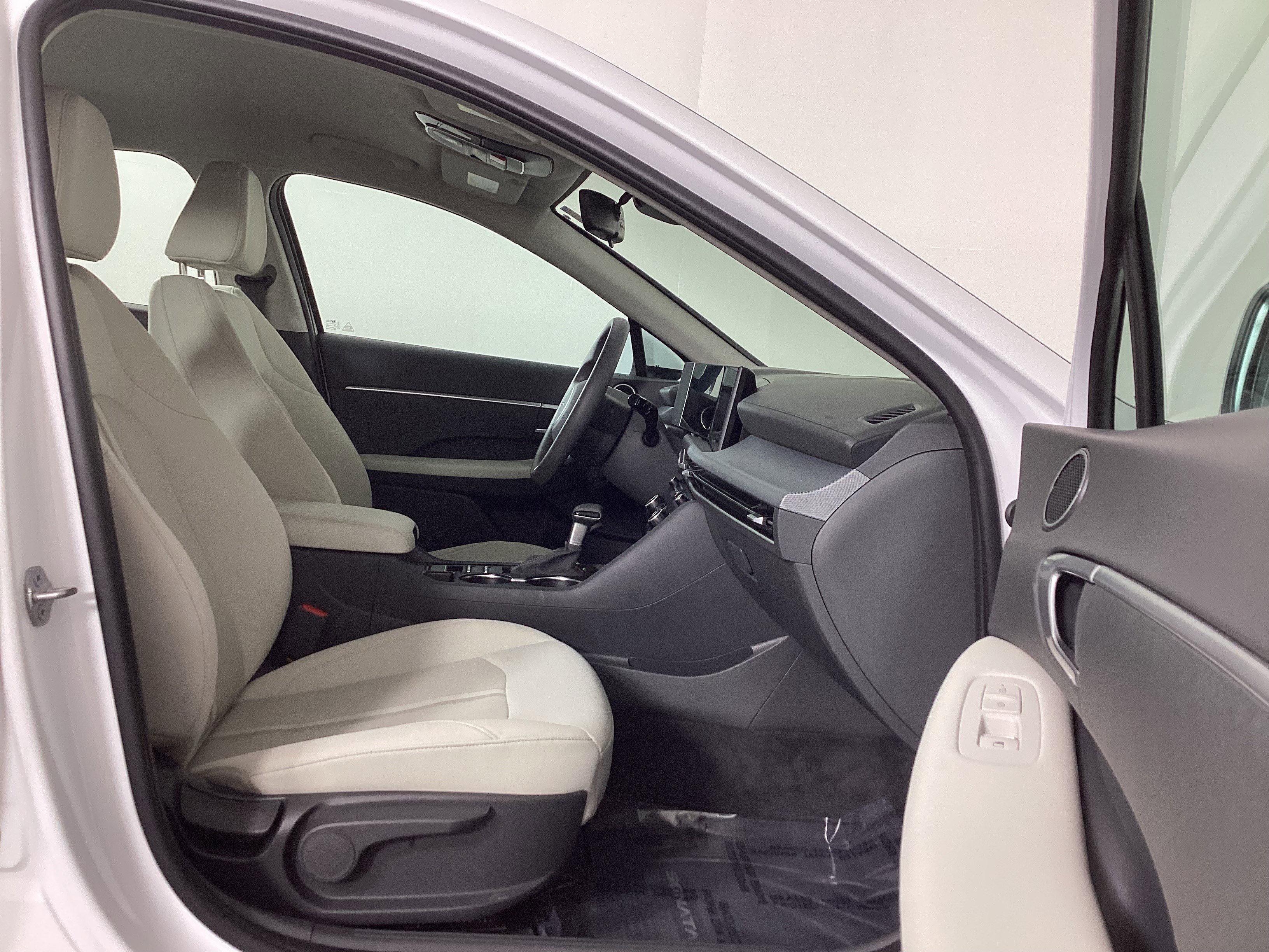 Certified 2025 Hyundai Sonata SE image 25