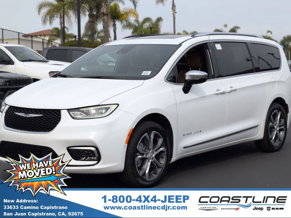 New 2026 Chrysler Pacifica Pinnacle w/ Trailer Tow Group image 1