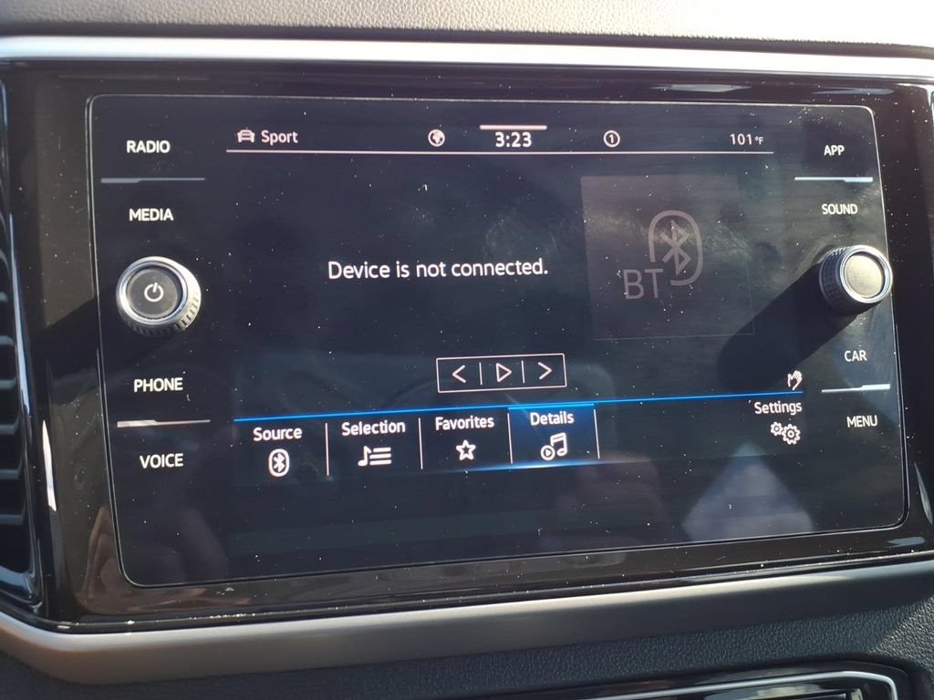 Certified 2023 Volkswagen Atlas Cross Sport SE w/ Panoramic Sunroof Package AWD/4WD image 17