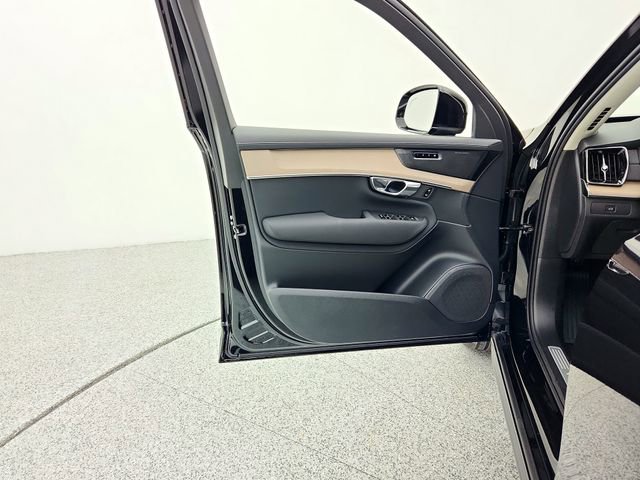 New 2026 Volvo XC90 B6 Plus w/ Protection Package Premier image 27