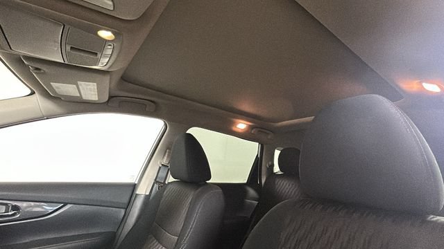 Used 2020 Nissan Rogue SV AWD/4WD image 12