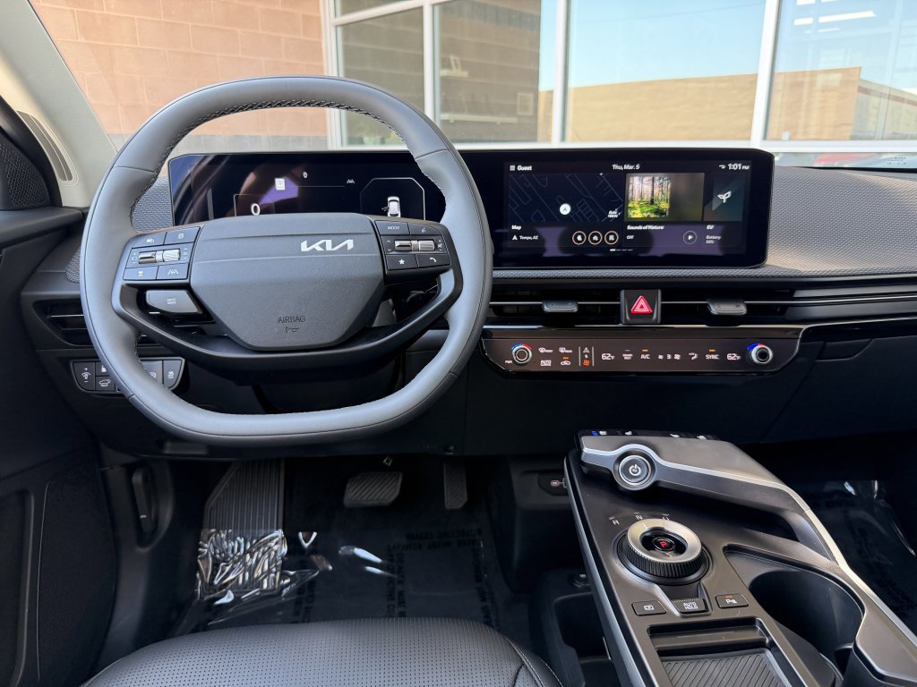 Used 2025 Kia EV6 Wind image 16