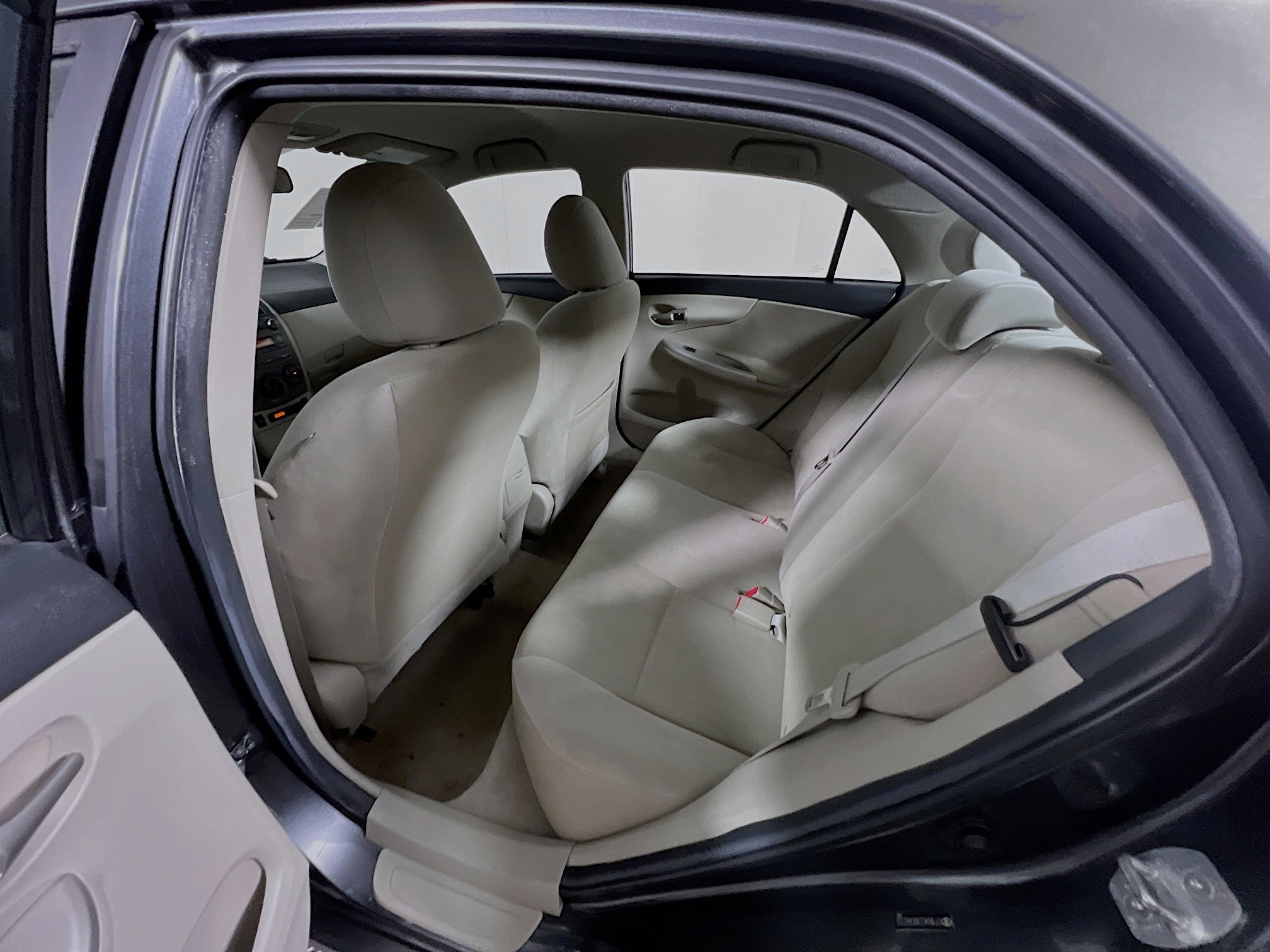 Used 2011 Toyota Corolla LE FWD image 26