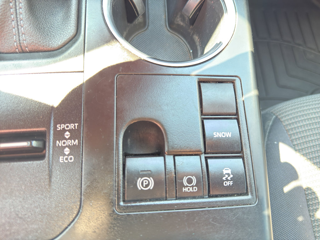 Used 2023 Toyota Highlander LE image 23