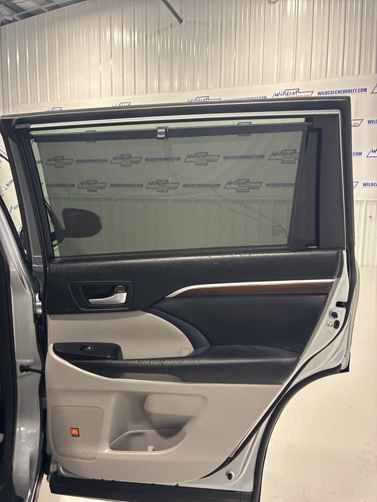 Used 2015 Toyota Highlander Limited AWD/4WD image 39