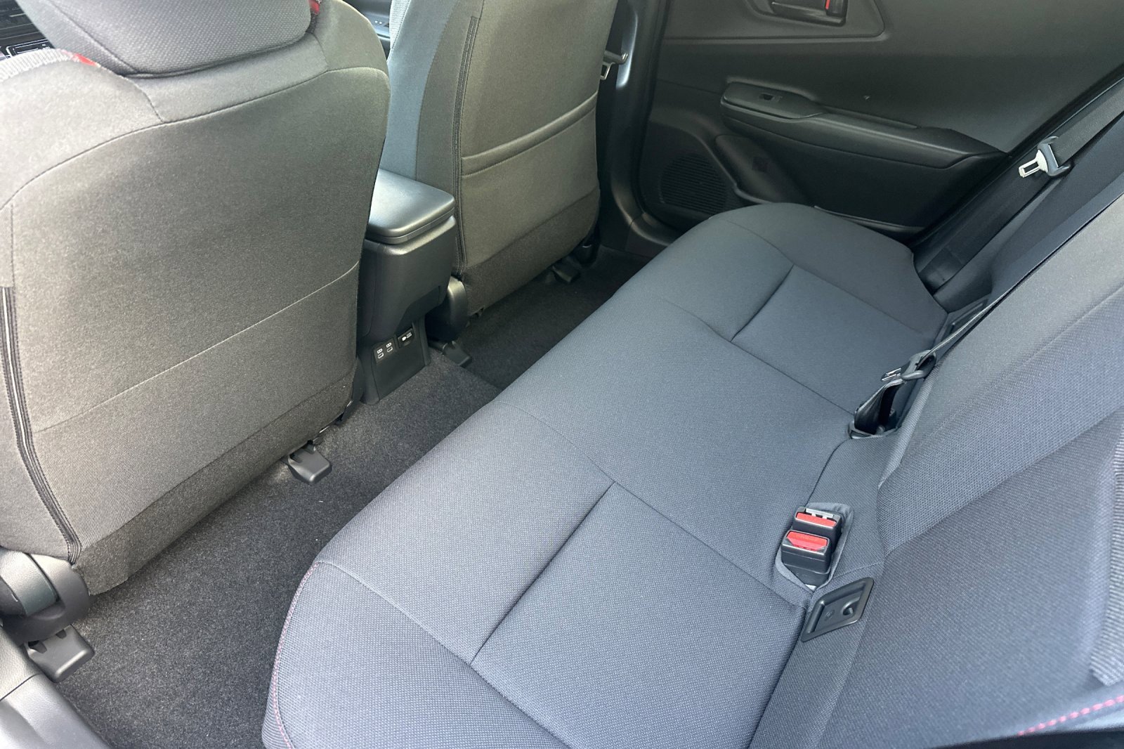 New 2026 Toyota Prius SE image 13