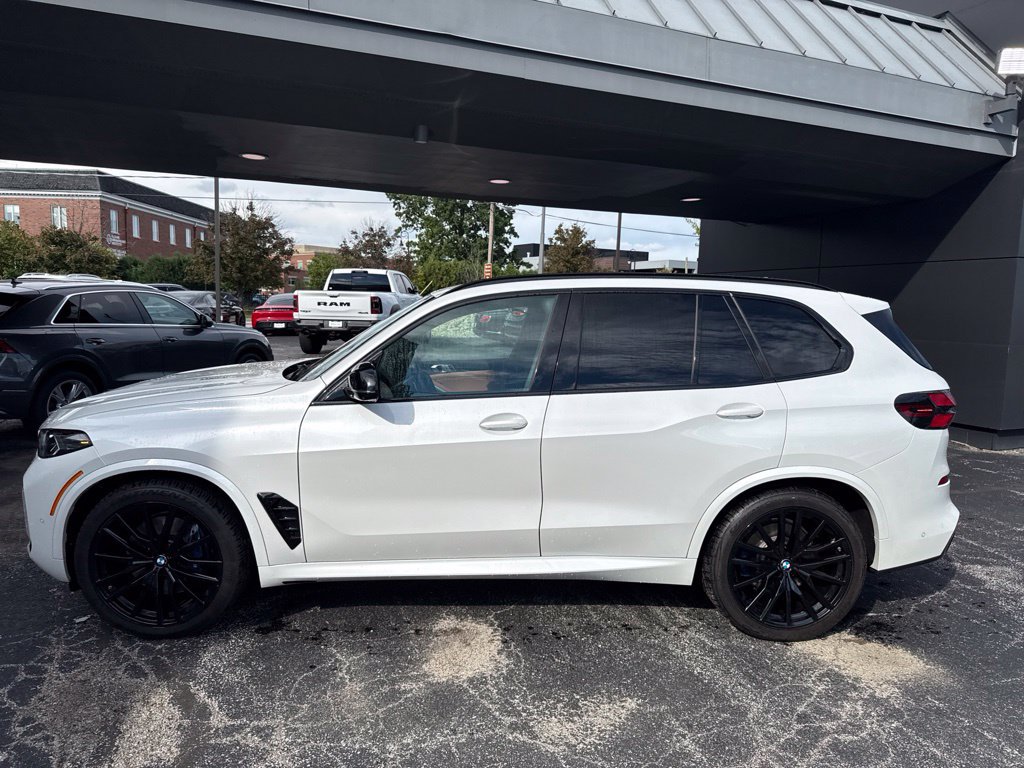 Used 2025 BMW X5 M60i AWD/4WD image 2
