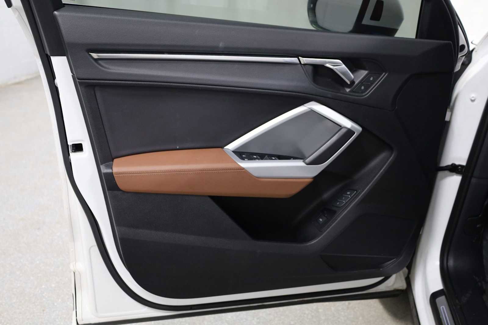 Used 2023 Audi Q3 2.0T Premium w/ Convenience Package image 16