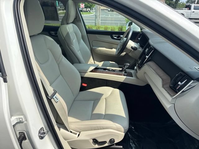 Used 2021 Volvo XC60 T5 Momentum w/ Climate Package AWD/4WD image 15