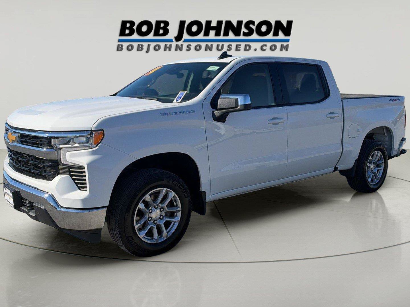 Used 2024 Chevrolet Silverado 1500 LT AWD/4WD image 3