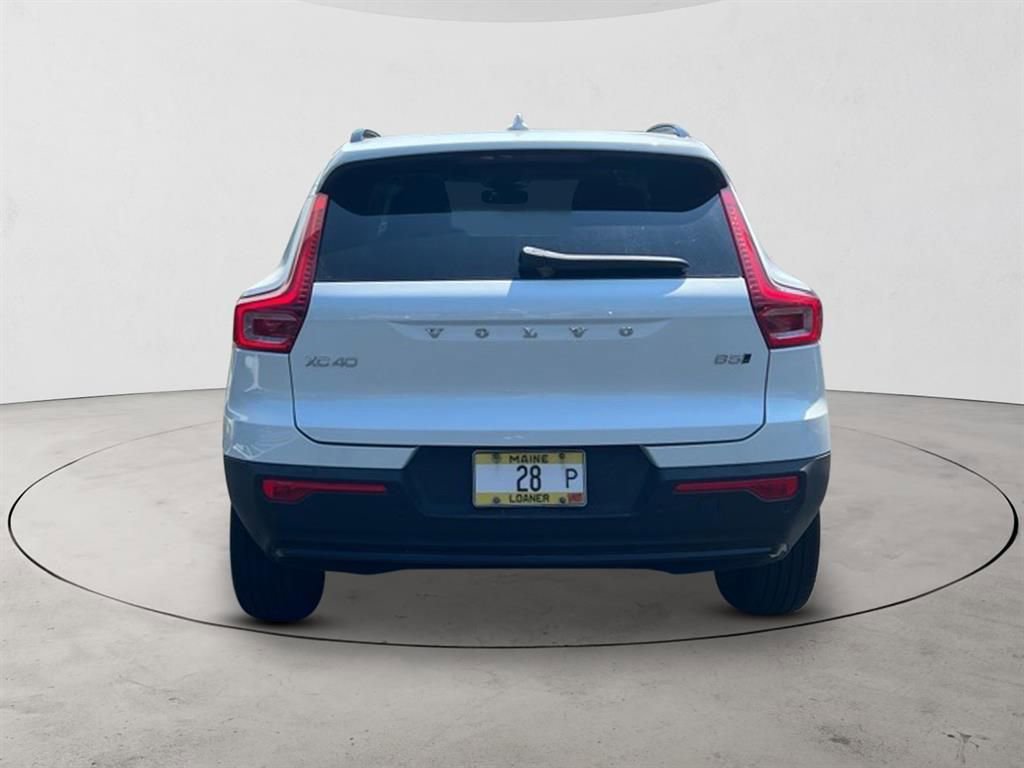 New 2026 Volvo XC40 B5 Plus w/ Protection Package Premier AWD/4WD image 4