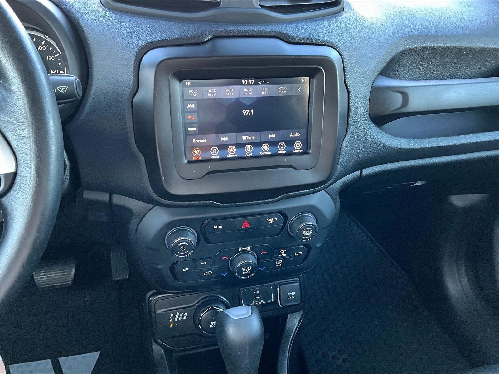 Used 2020 Jeep Renegade Latitude w/ Cold Weather Group AWD/4WD image 15