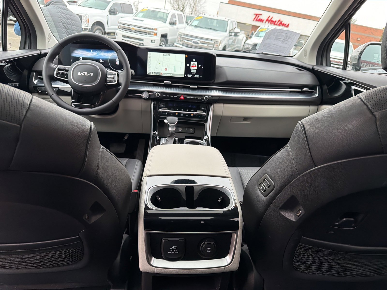 Used 2024 Kia Carnival SX Prestige image 23