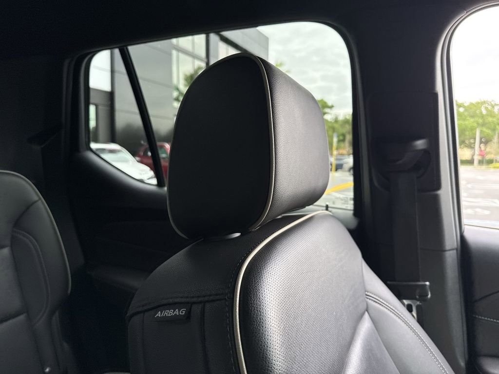 Used 2023 Chevrolet Traverse Premier FWD image 20