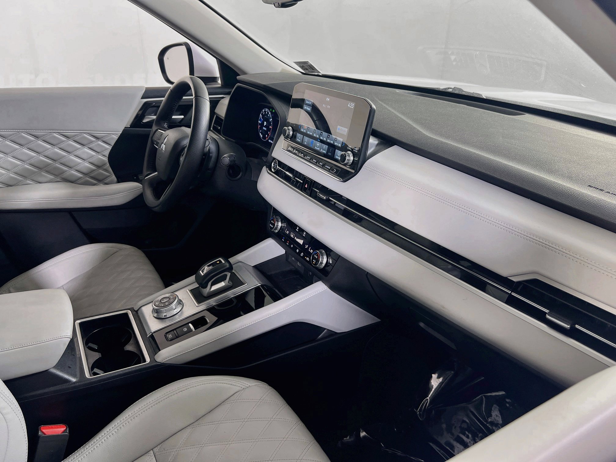 Used 2024 Mitsubishi Outlander SEL image 28