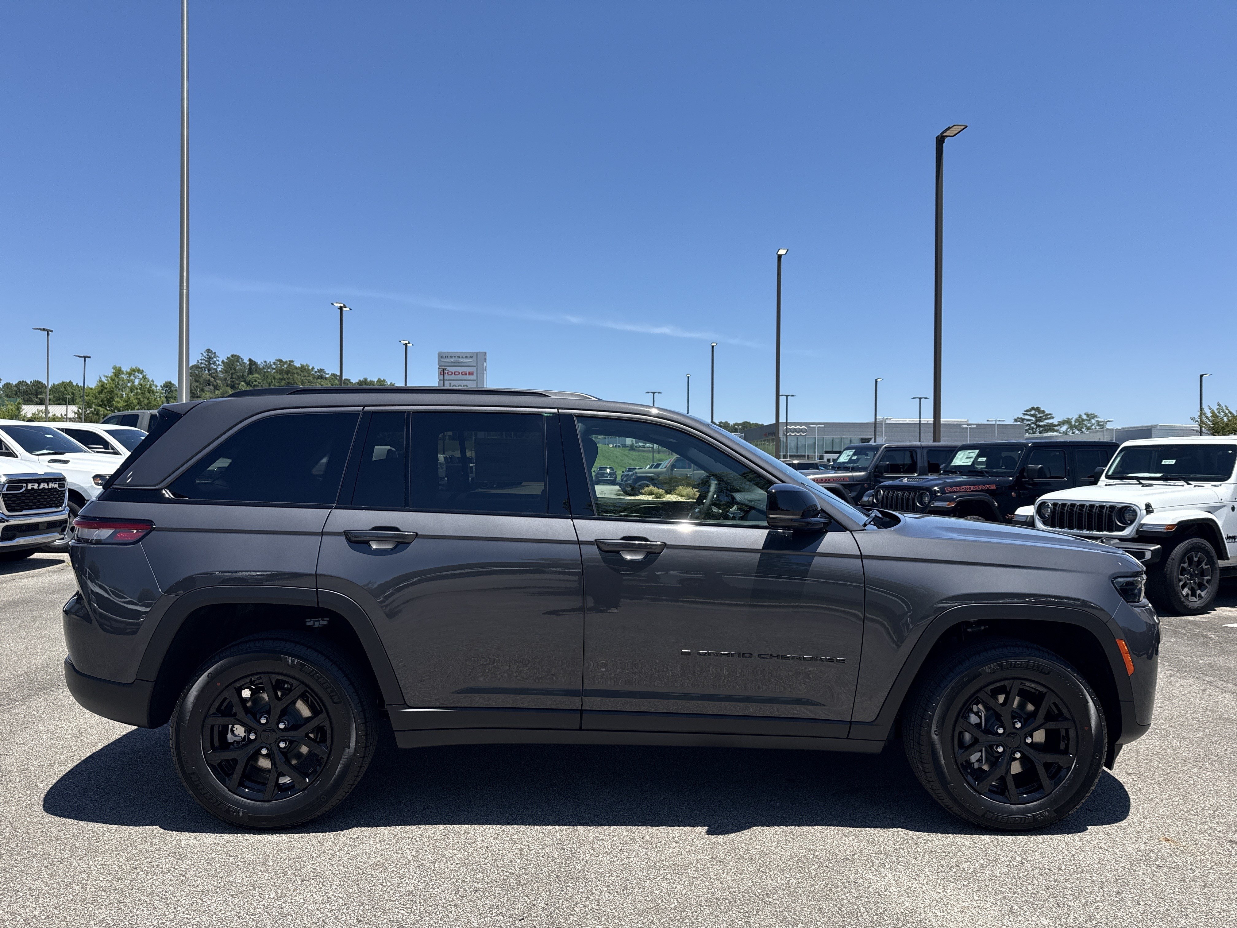 New 2026 Jeep Grand Cherokee Altitude RWD image 8