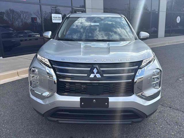 New 2026 Mitsubishi Outlander ES image 2