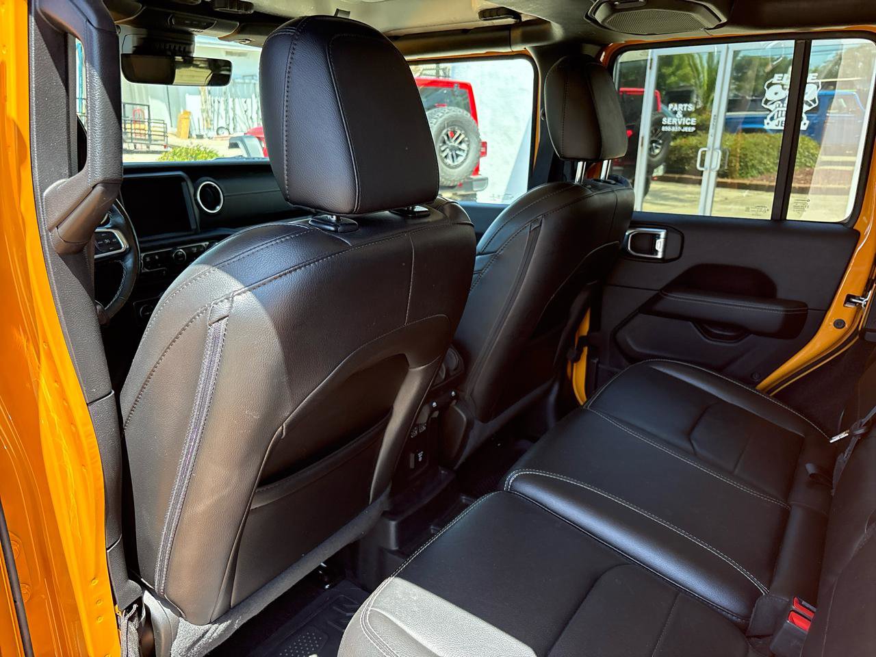 Used 2021 Jeep Wrangler Unlimited Sahara w/ Cold Weather Group AWD/4WD image 16