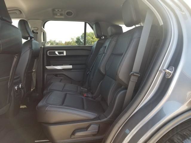 Used 2022 Ford Explorer XLT w/ Equipment Group 202A image 15