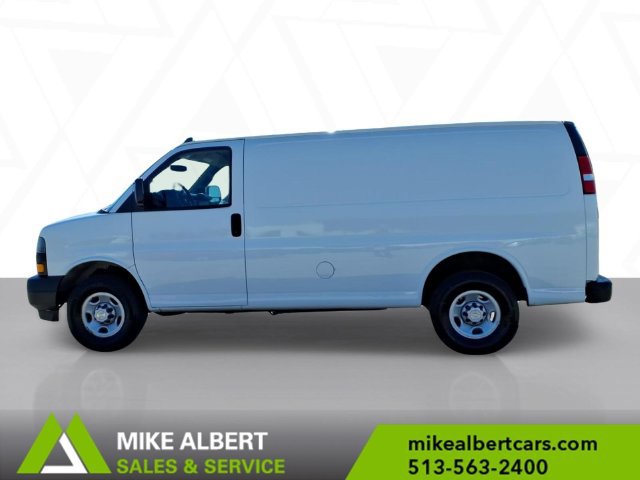 Used 2021 Chevrolet Express 2500 w/ Driver Convenience Package RWD image 4