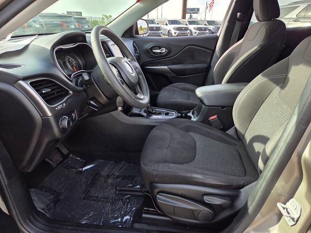 Used 2020 Jeep Cherokee Latitude FWD image 4