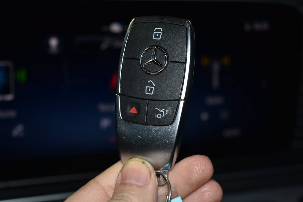 Used 2024 Mercedes-Benz GLE 450e 4MATIC image 19