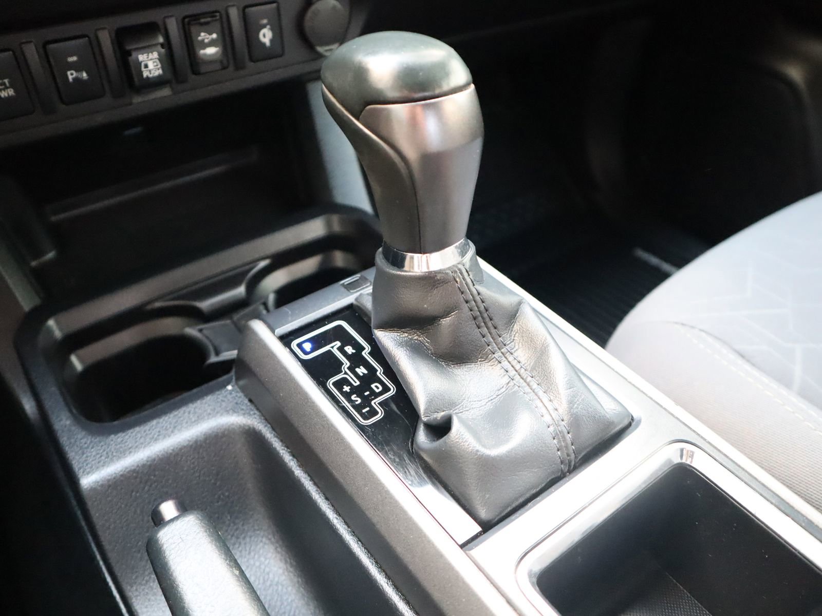 Used 2019 Toyota Tacoma TRD Off-Road w/ Technology Package AWD/4WD image 37