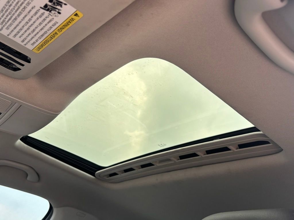 Used 2017 Volkswagen Passat 1.8T SEL Premium FWD image 7