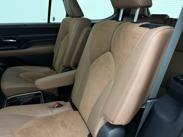 Used 2026 Toyota Grand Highlander AWD Hybrid image 34