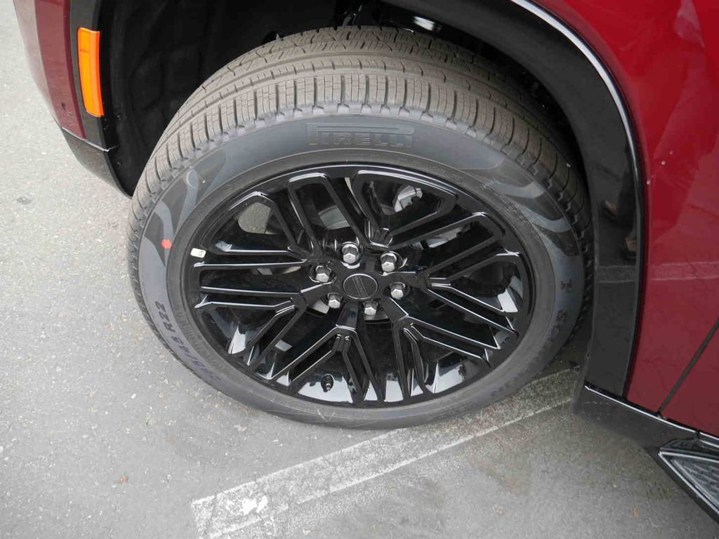 New 2025 Jeep Wagoneer L Series II w/ Convenience Group I image 13