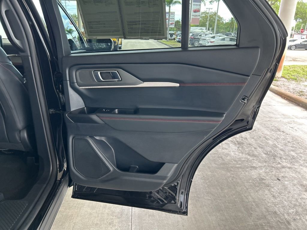 Used 2025 Ford Explorer ST-Line AWD/4WD image 29