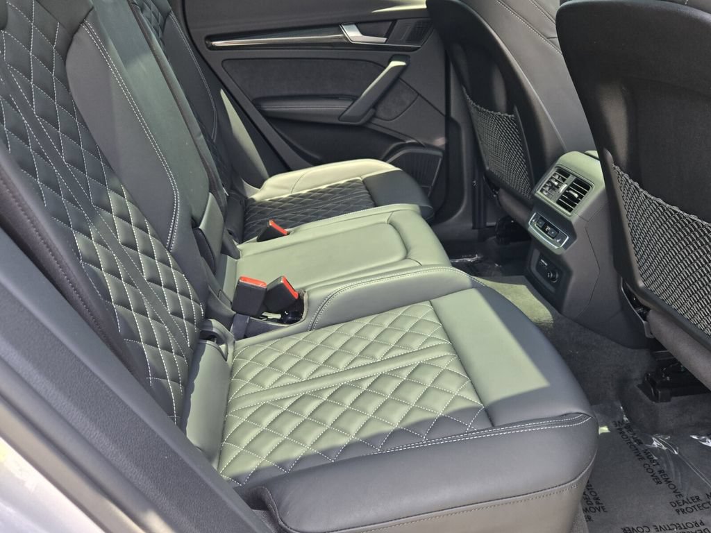 Used 2023 Audi SQ5 Prestige w/ Prestige Package AWD/4WD image 15