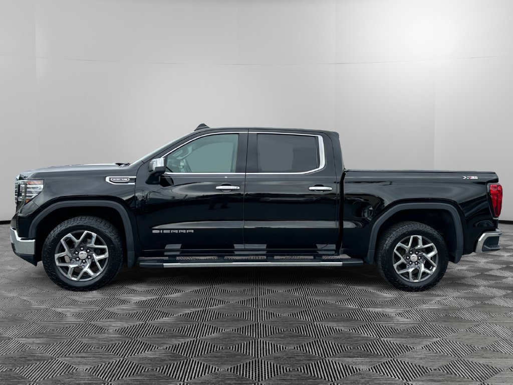 Used 2023 GMC Sierra 1500 SLT AWD/4WD image 2