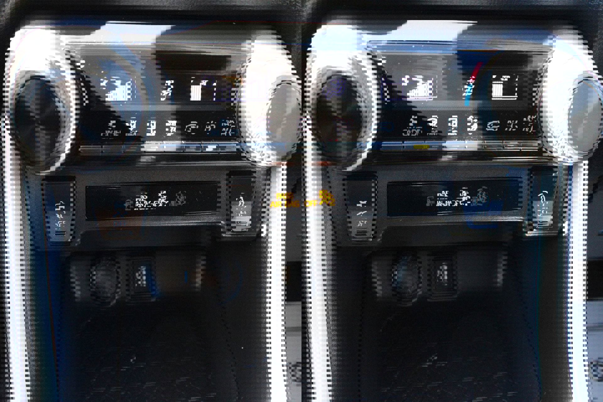 Used 2024 Toyota RAV4 LE image 37