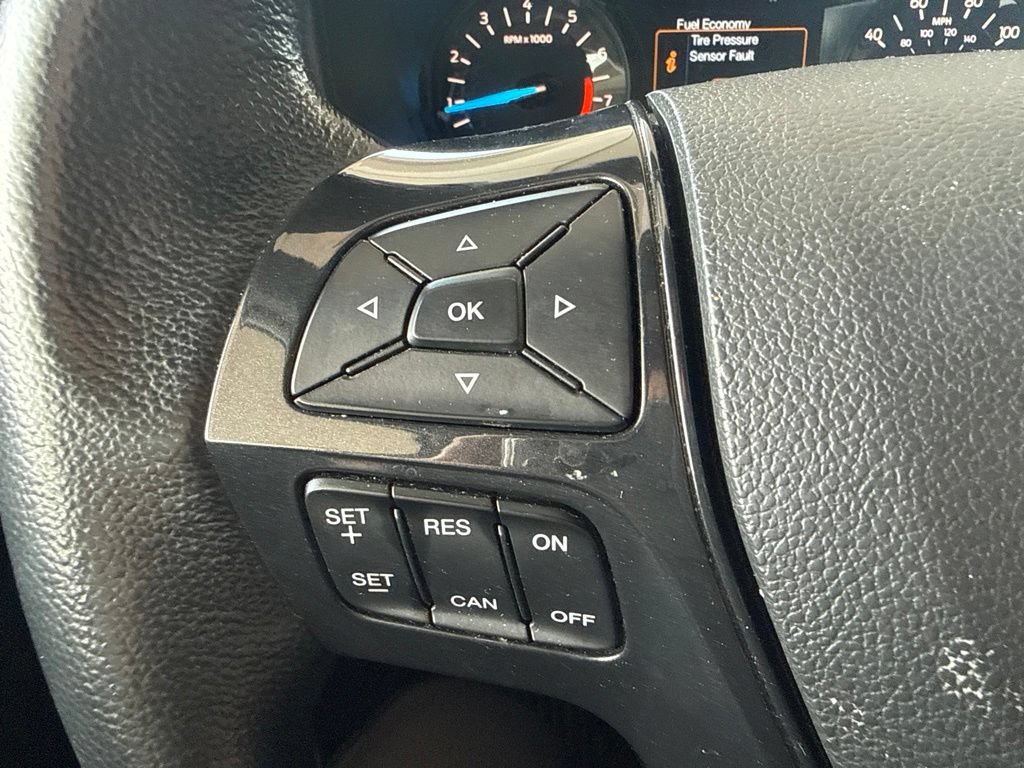 Used 2018 Ford Explorer XLT AWD/4WD image 18