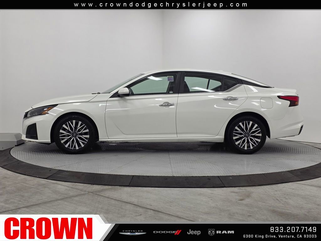 Used 2023 Nissan Altima 2.5 SV image 4