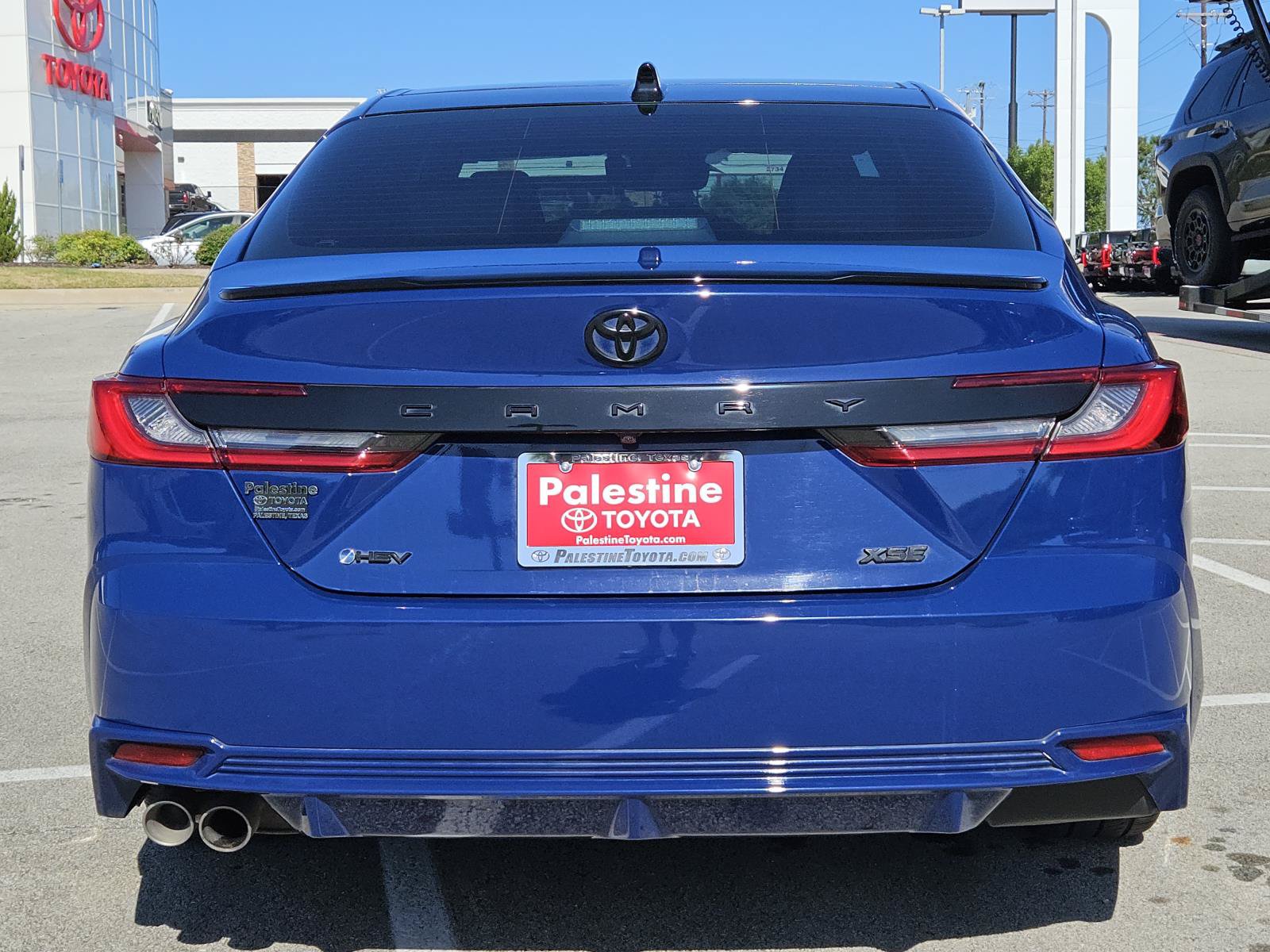 Used 2025 Toyota Camry XSE FWD image 5