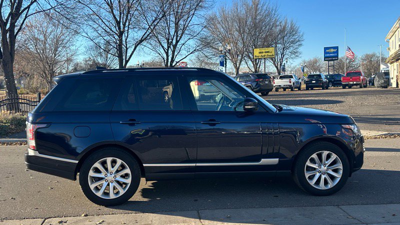 Used 2017 Land Rover Range Rover HSE image 4