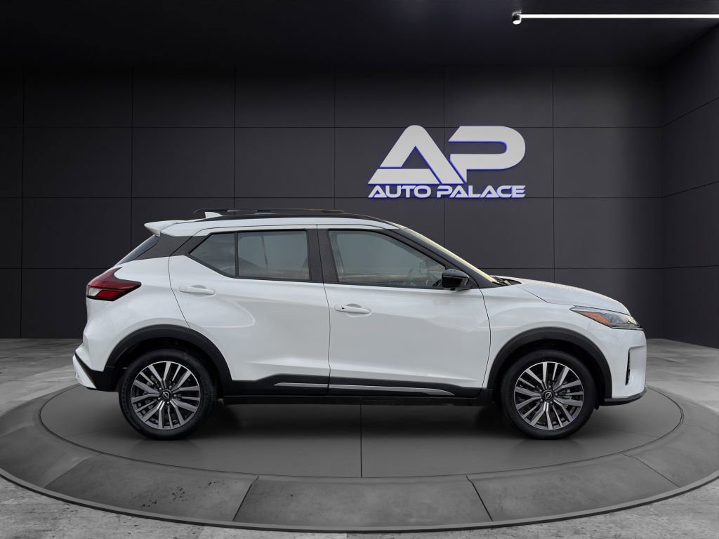 Used 2024 Nissan Kicks SR image 8