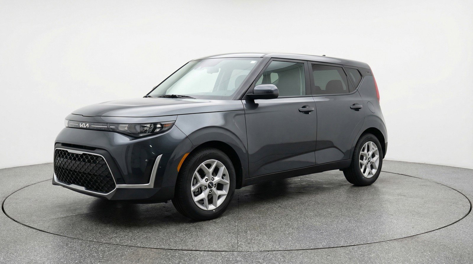 Used 2025 Kia Soul LX w/ LX Technology Package FWD image 3