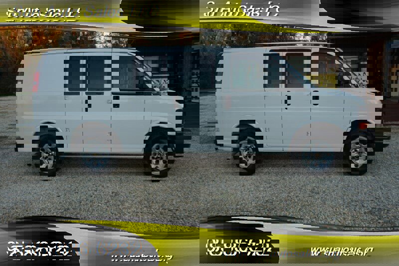 Used 2010 Chevrolet Express 1500 image 21